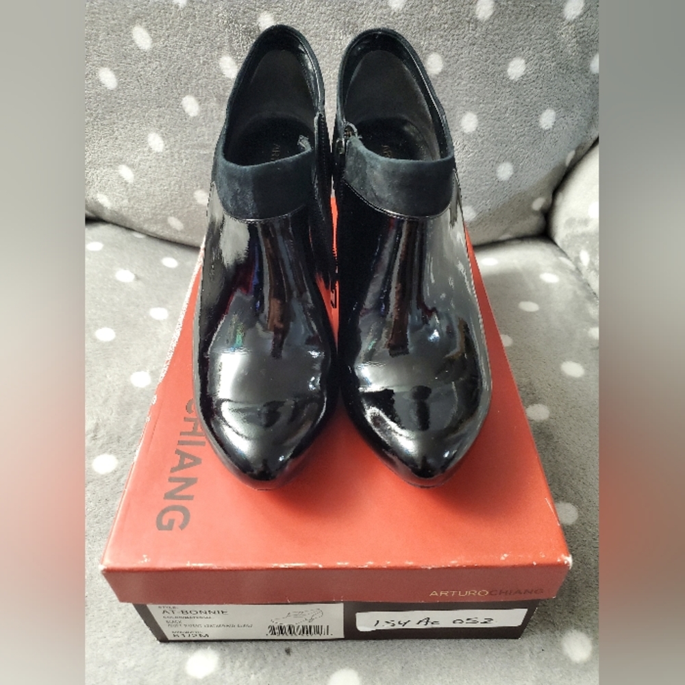 Patten Leather/suede Black, Size 8.5 high heel ankle boot